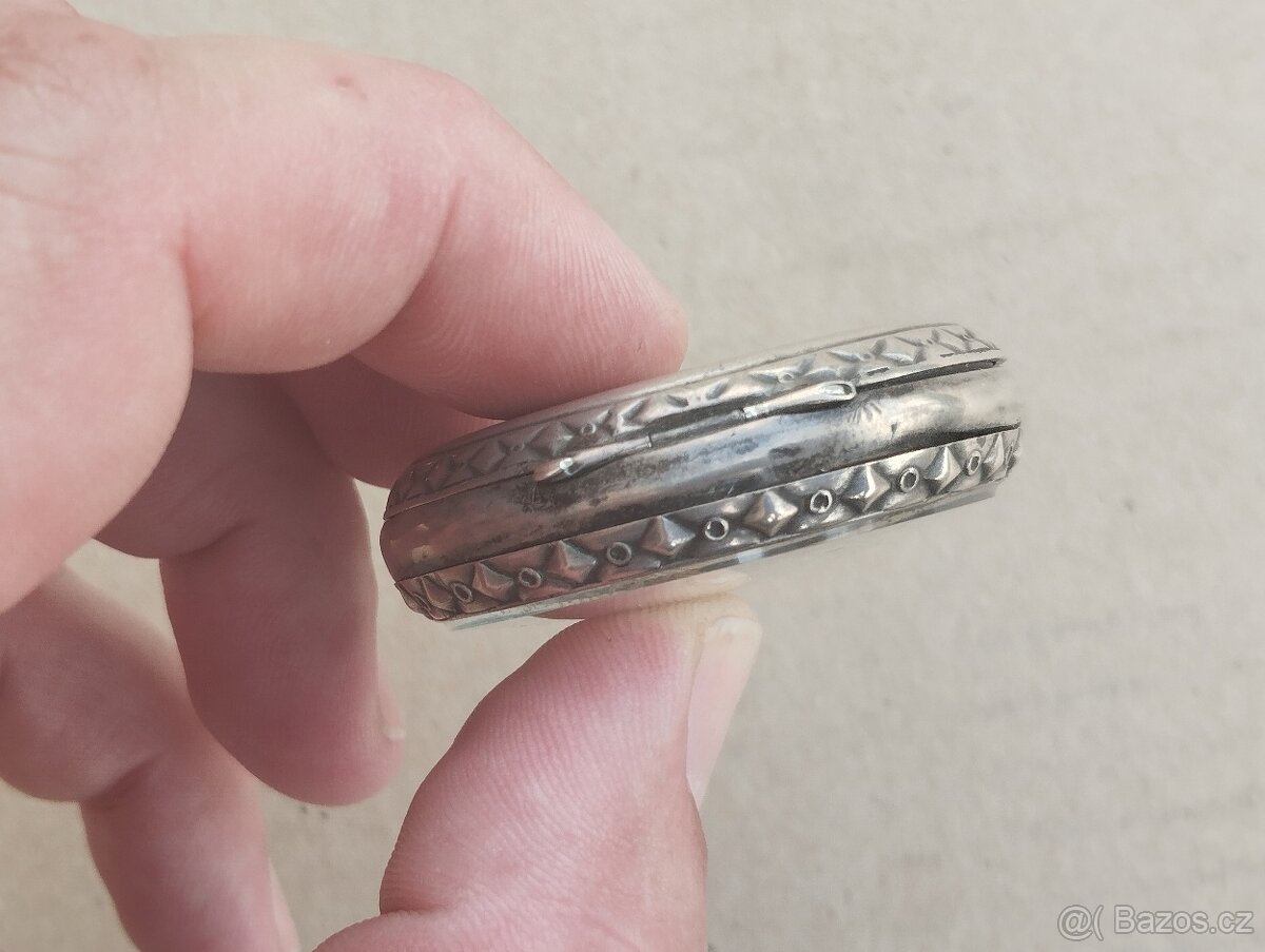 Starožitné dvoupláštové stříbrné zdobené kapesní hodinky. - 13