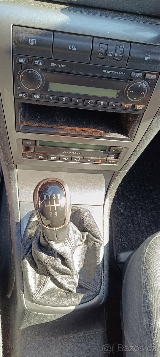 Škoda Octavia 1 combi 1,6 benzin - 13