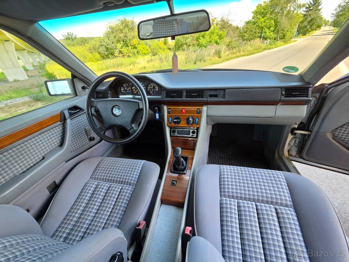Mercedes benz w124 Coupe - 13