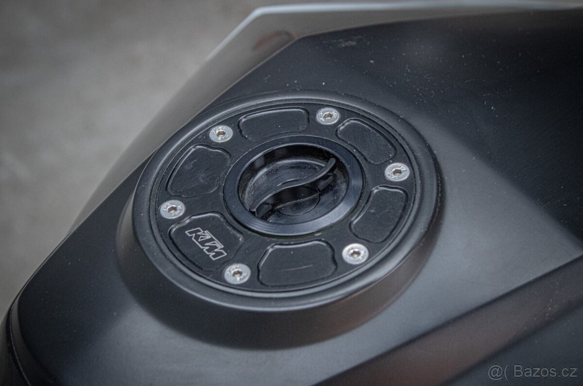 KTM 990 Super Duke R - 13