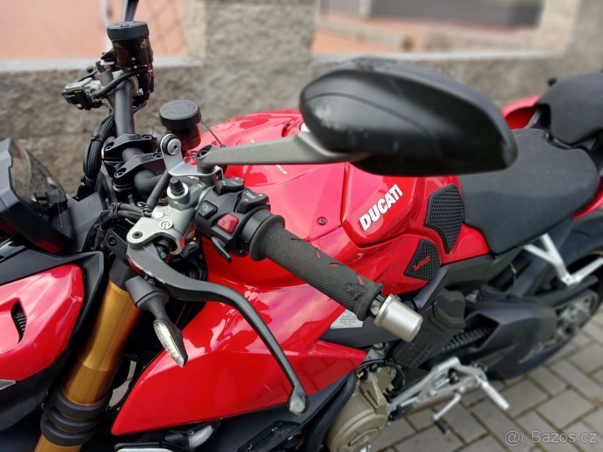 DUCATI STREETFIGHTER V4S - 13