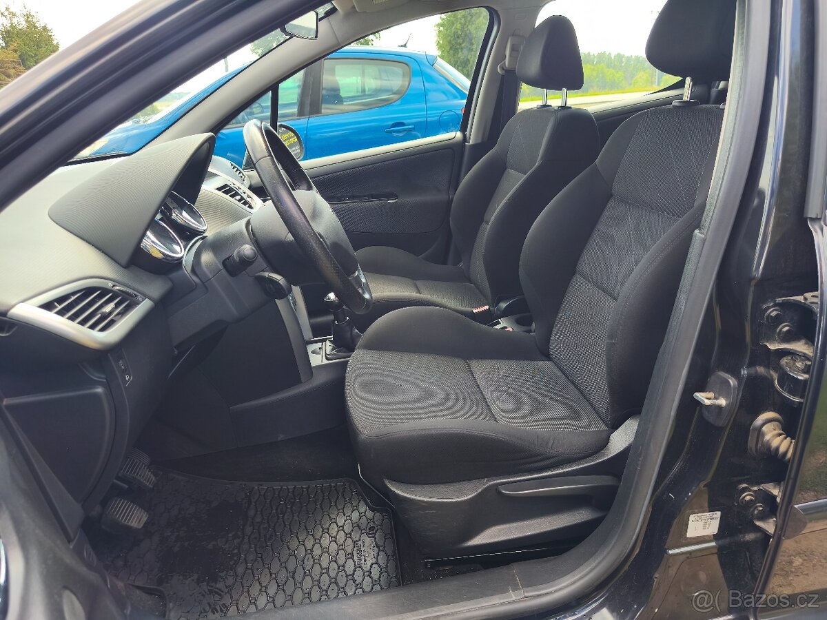 Peugeot 207 1.4i 16V - 13