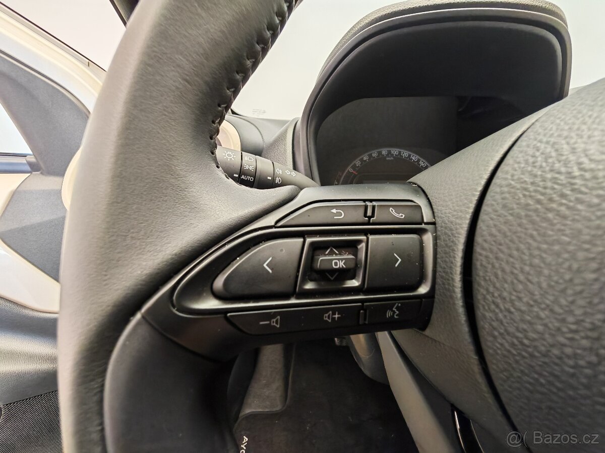 Toyota Aygo 1.0 X-Play STYLE - 13