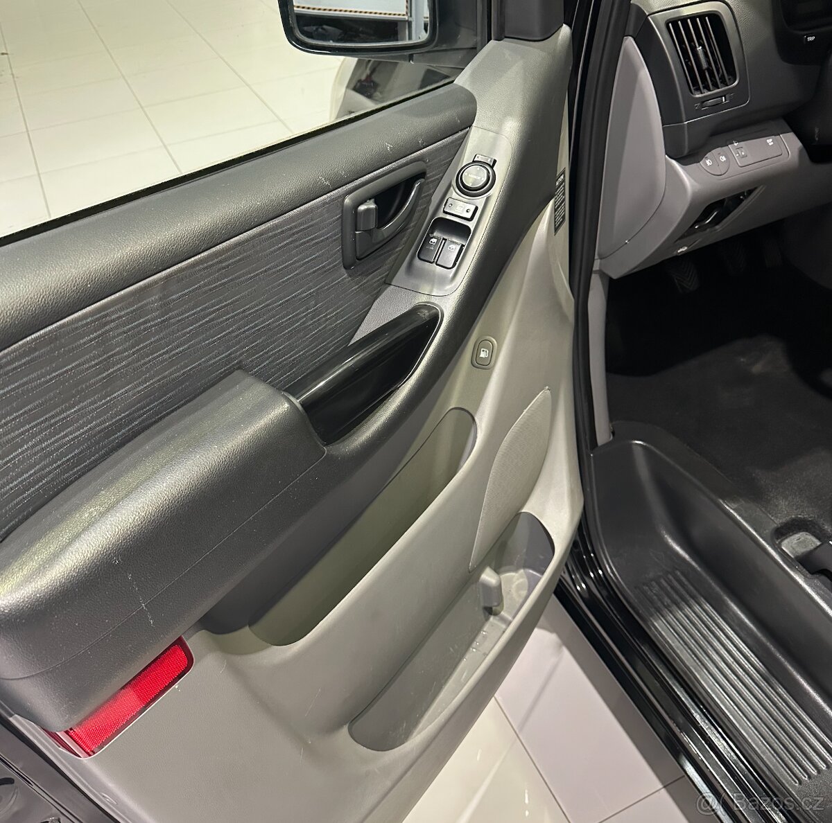 Hyundai H 1, 2.5 DIESEL Ojeté, 8/2011, 153 000 km - 13