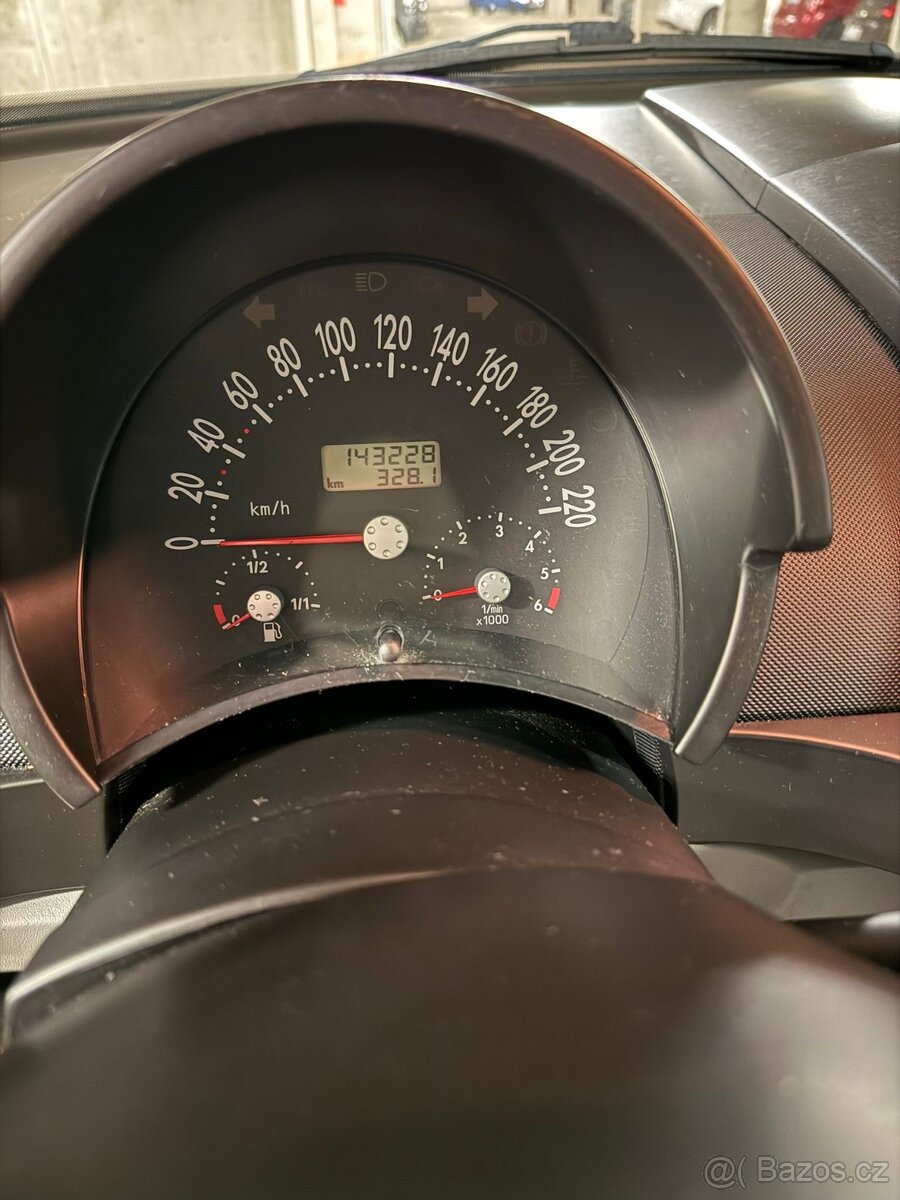 Volkswagen New Beetle - 13