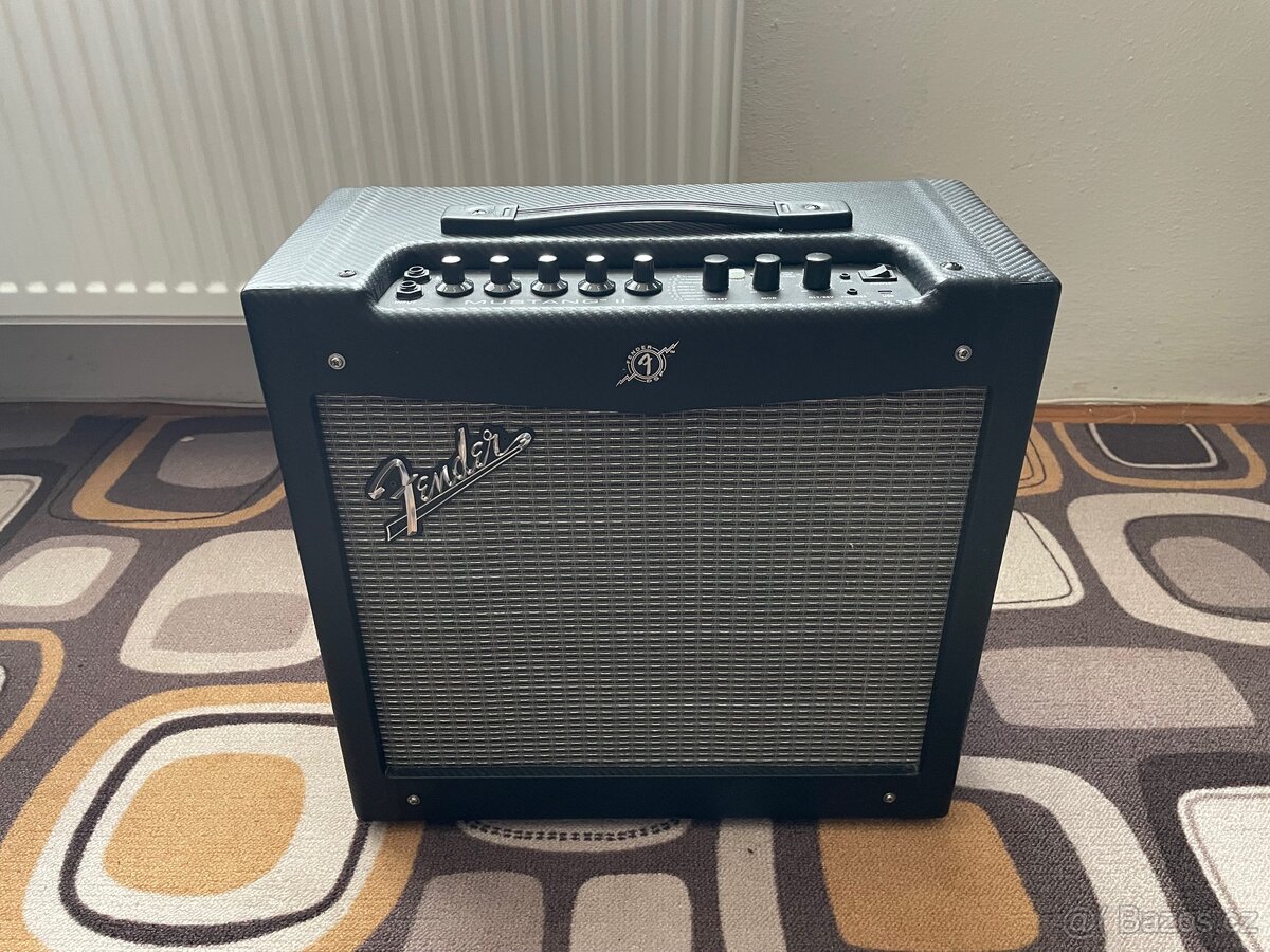 Squier Stratocaster Standard Series + Fender Mustang V2 110W - 13