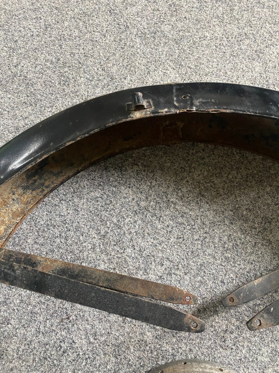 náhradní díly jawa čz blatník střed kola - 13