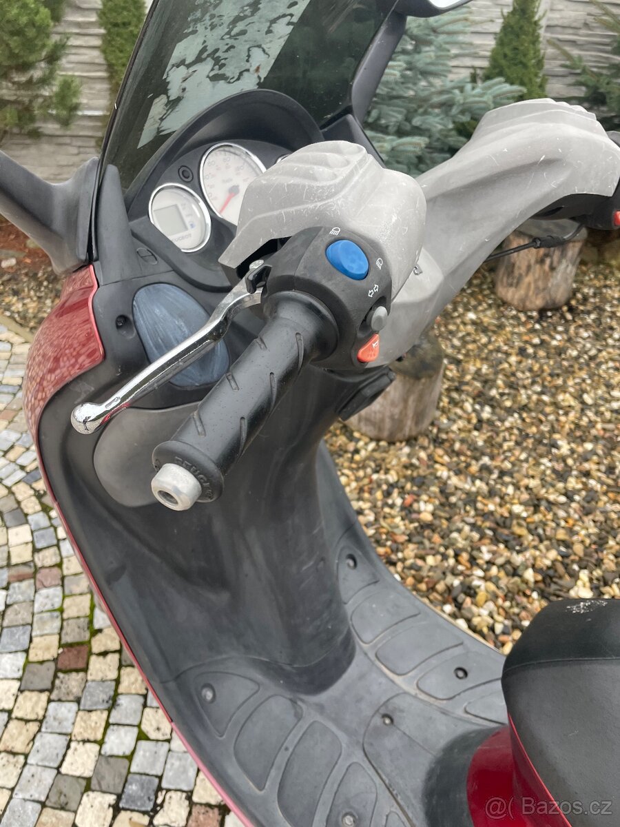 Peugeot Elystar 125 ccm rok 2004 - 13