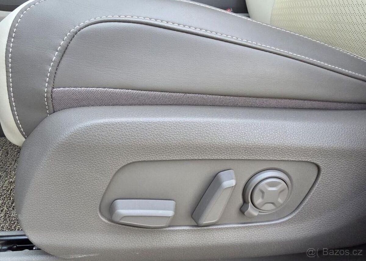 Kia Carnival 1.6-HEV-AUTOMAT-6+3MÍSTA - 13