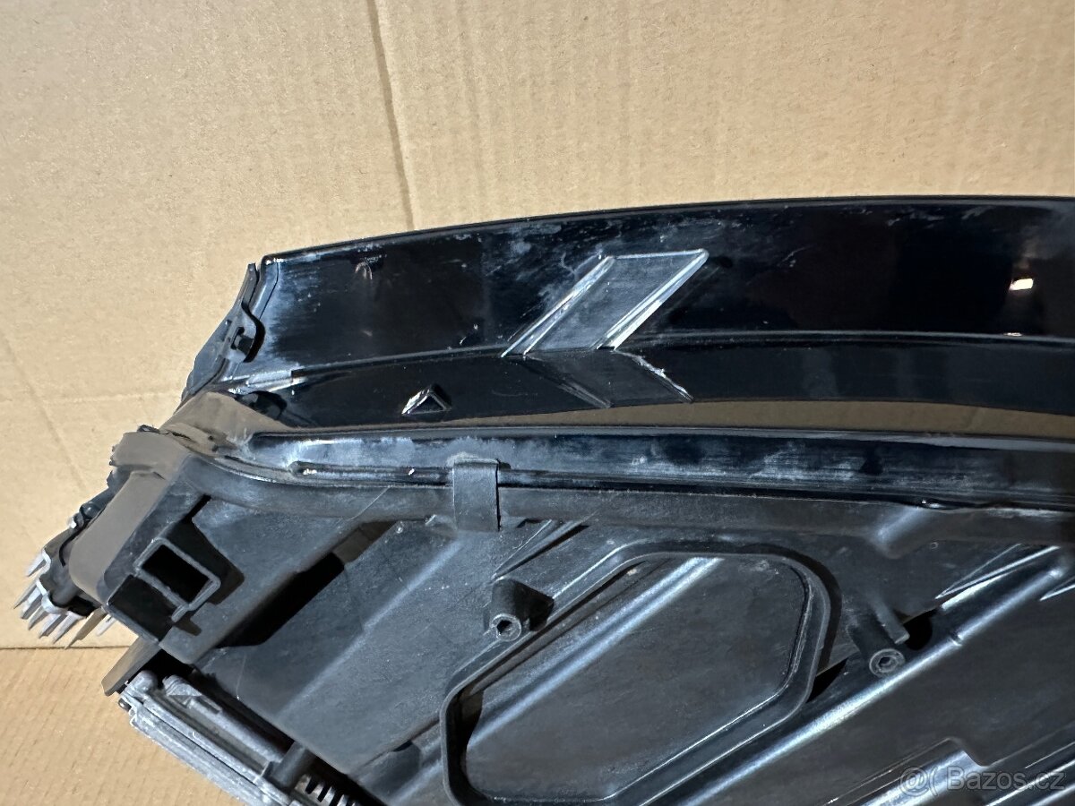 Škoda Octavia 4 pravý full led - 13