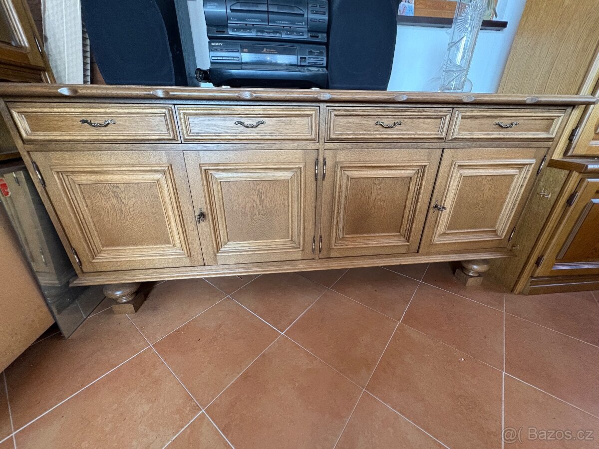 Prodám komody,skříně,kuchyň,botník,rohové sezení z masivu - 13