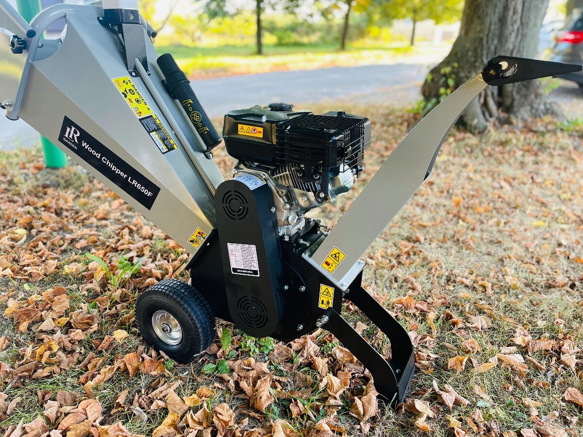 Štěpkovač větví LR 650 F - 13