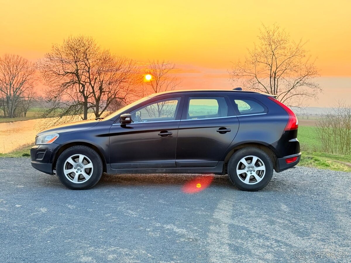VOLVO XC60 D5 - 13