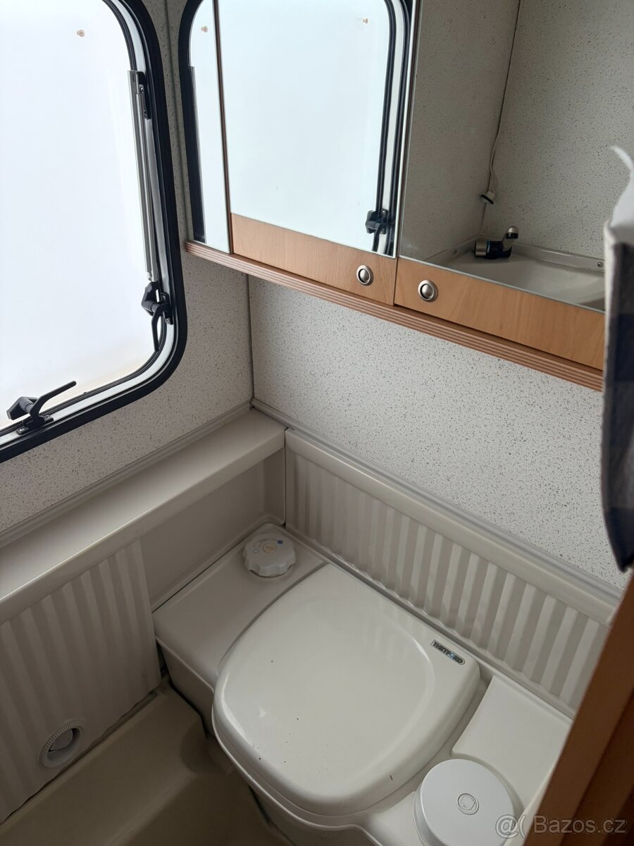 Karavan Bürstner Ventana 530 TK, palandy, STK 06/2027 - 13