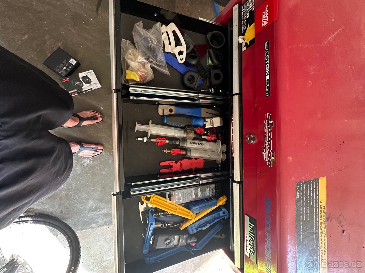 Prodej dílenského nářadí na auto a kola - 13