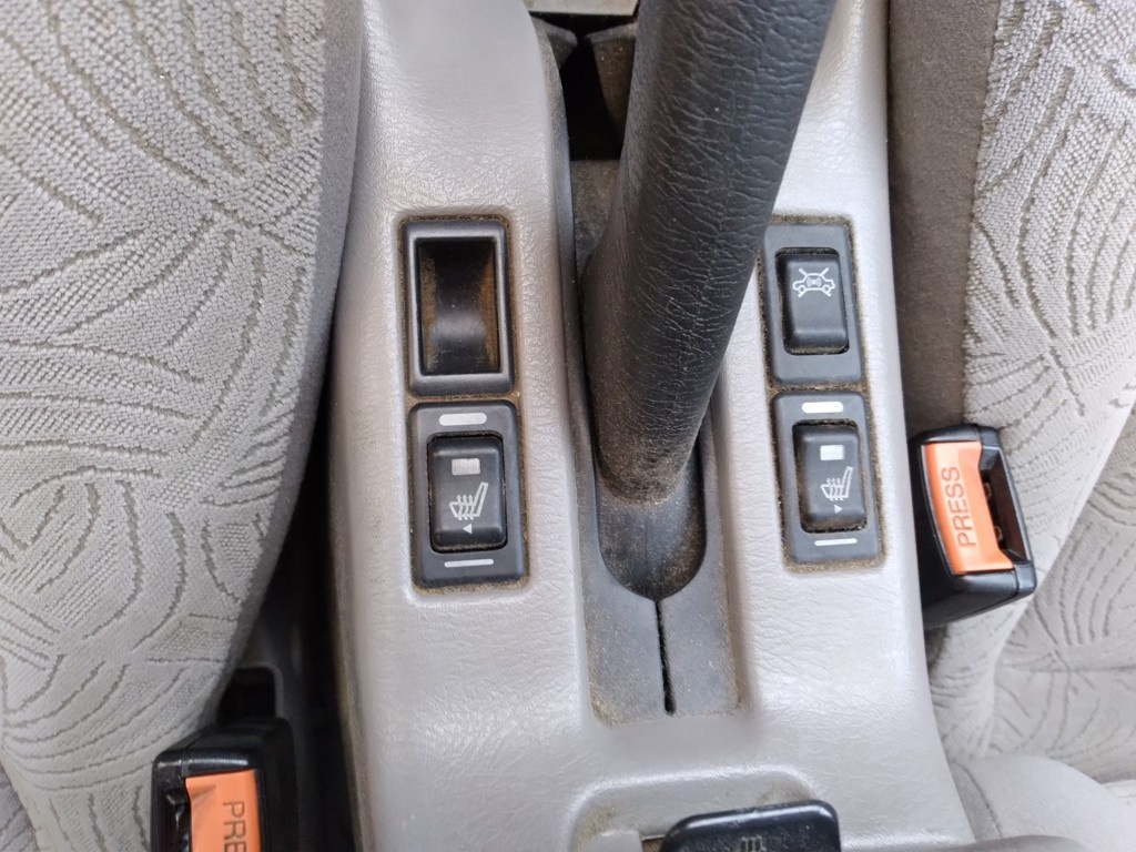 NISSAN PRIMERA WAGON 2.0 16V AC,ČR - 13