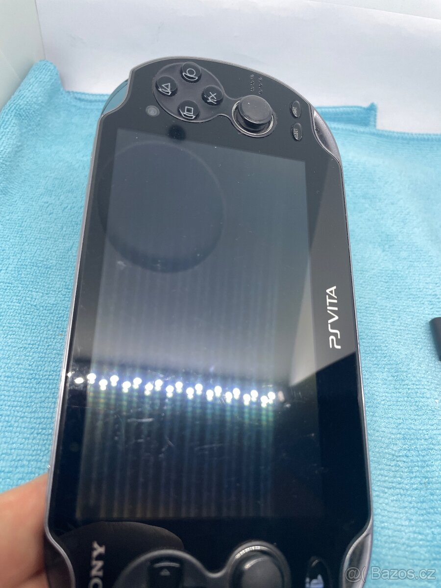 PS VITA PCH-1004 Oled 4 GB karta - 13