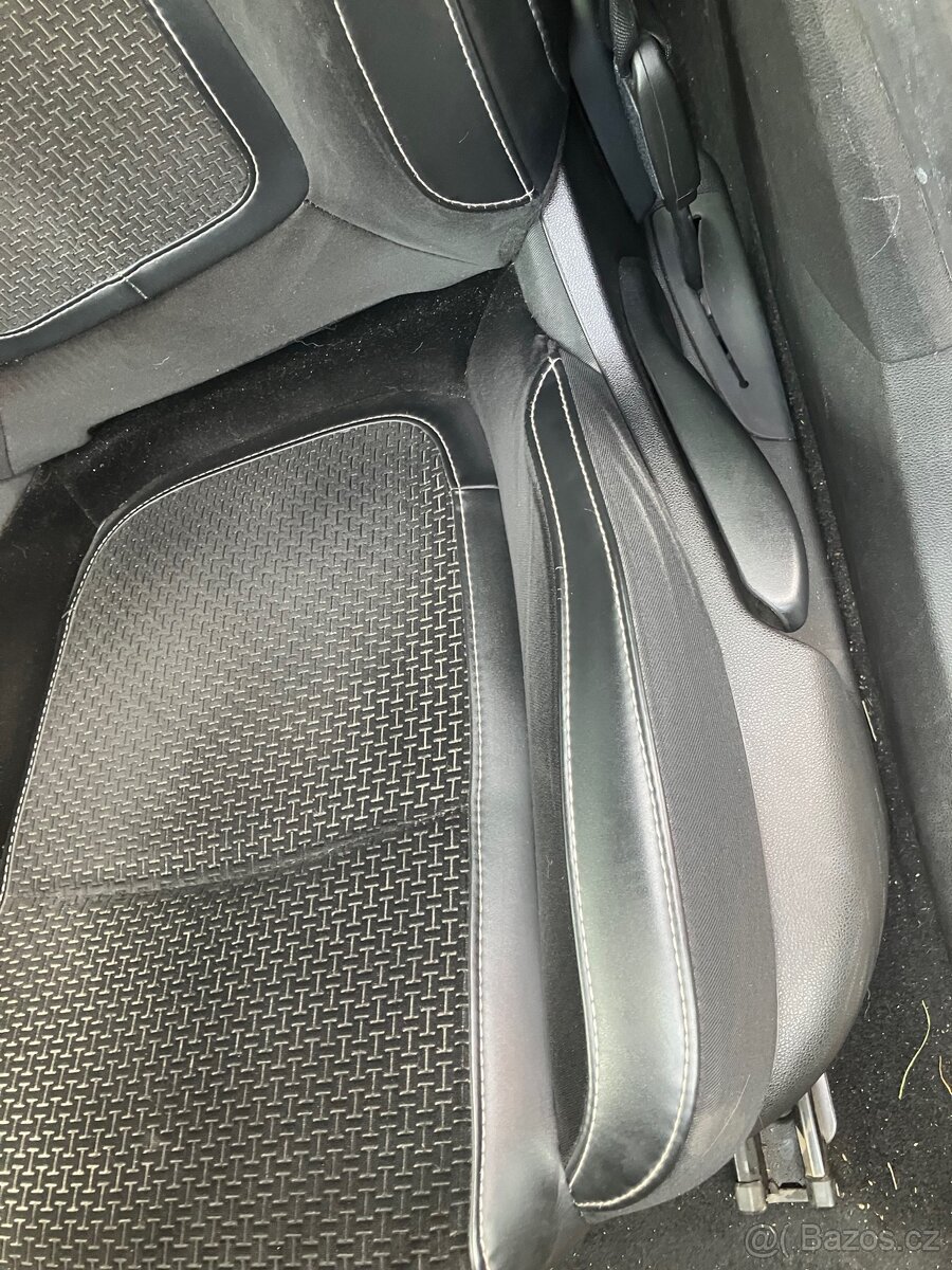 Renault Megane 1.3 TCe - 13