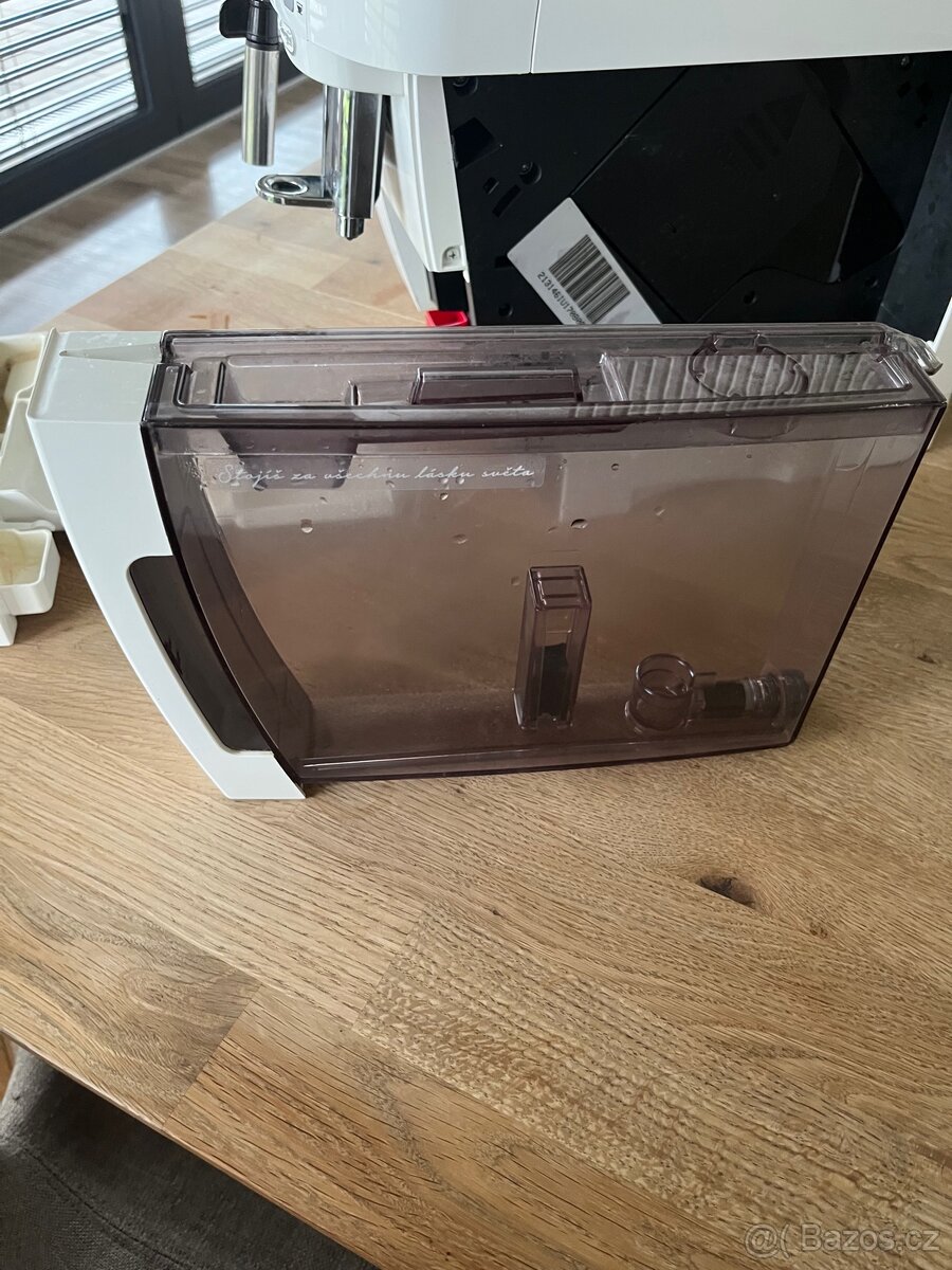 Plne funkčný automatický kávovar Delonghi - 13