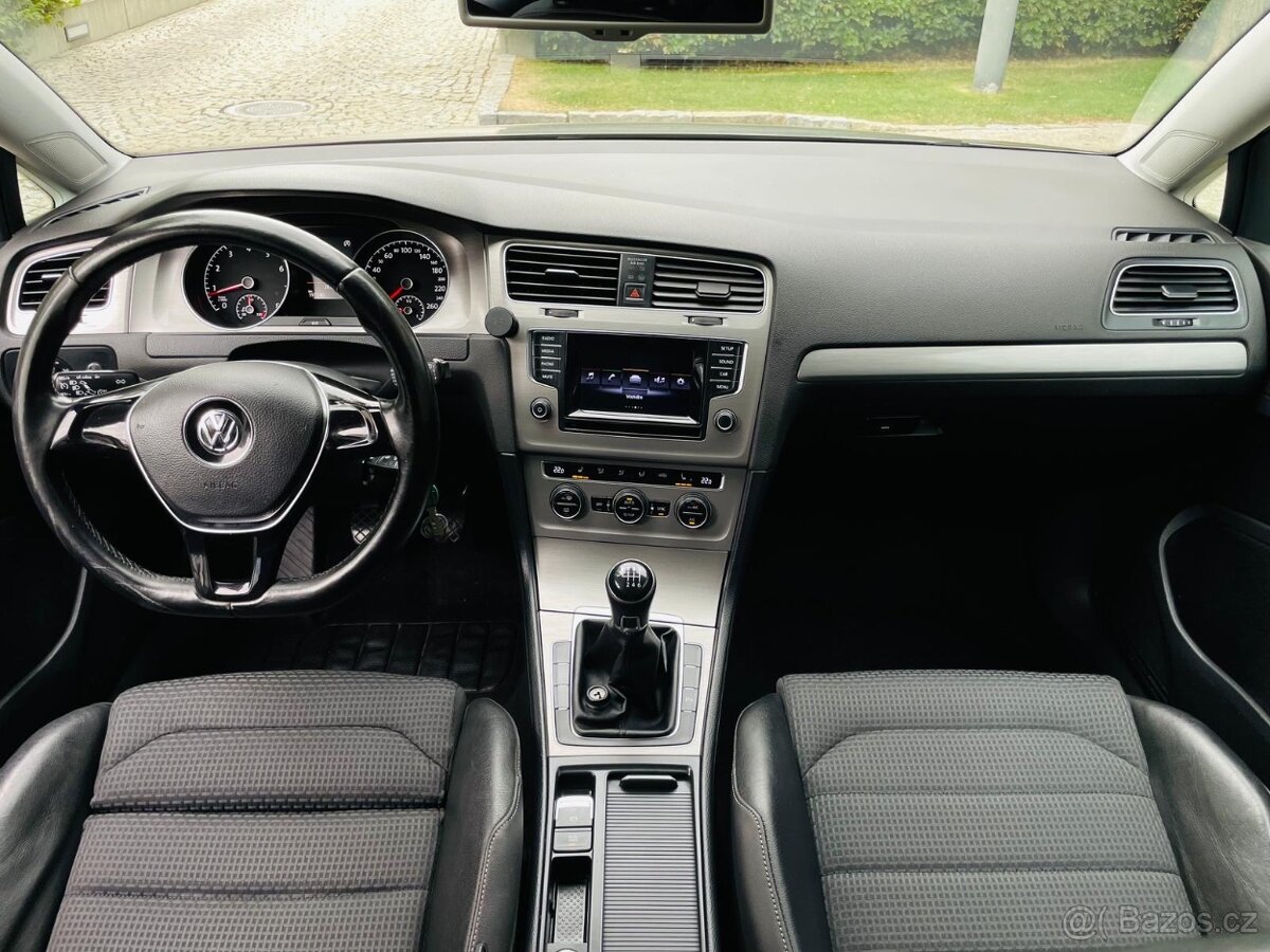 Volkswagen Golf 1.2TSI 77KW MANUÁL VÝHŘEV KAMERA HIGHLINE - 13