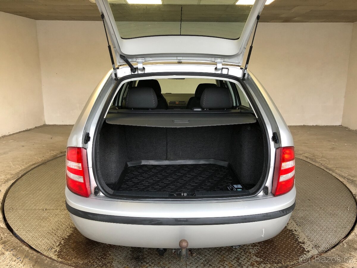 ŠKODA FABIA COMBI 1.4 16V SPORT - 13