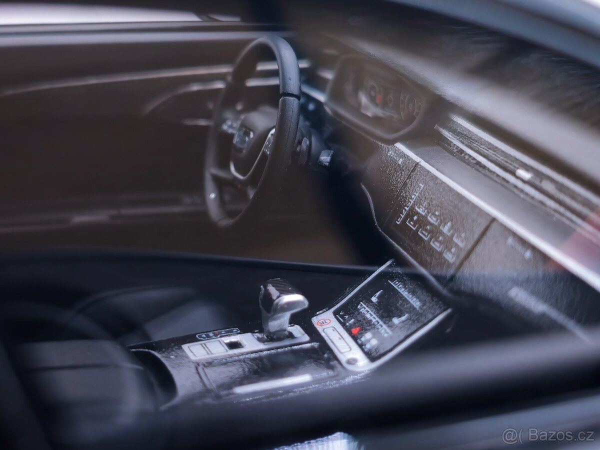 Audi S8 1:18 GT Spirit černá - 13