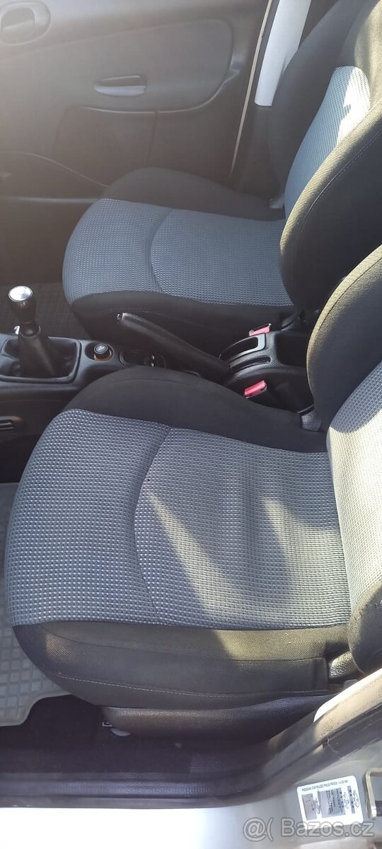 Peugeot 206sw 1.4HDI tažné zařízení,klimatizace - 13