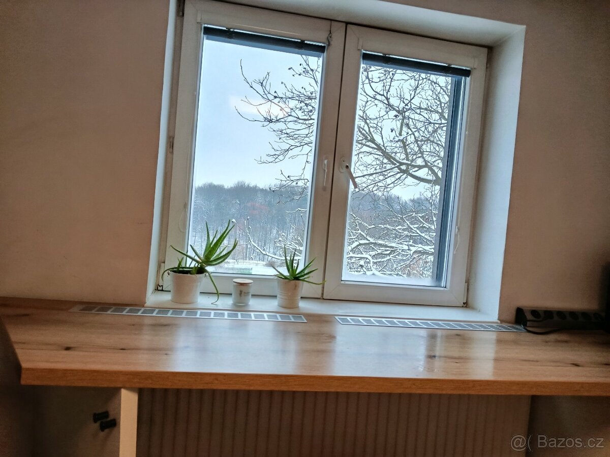 Krásná bílá (téměř plně vybavená) kuchyň - 13