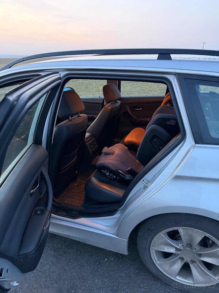 BMW E91 325i 160kw automat - 13