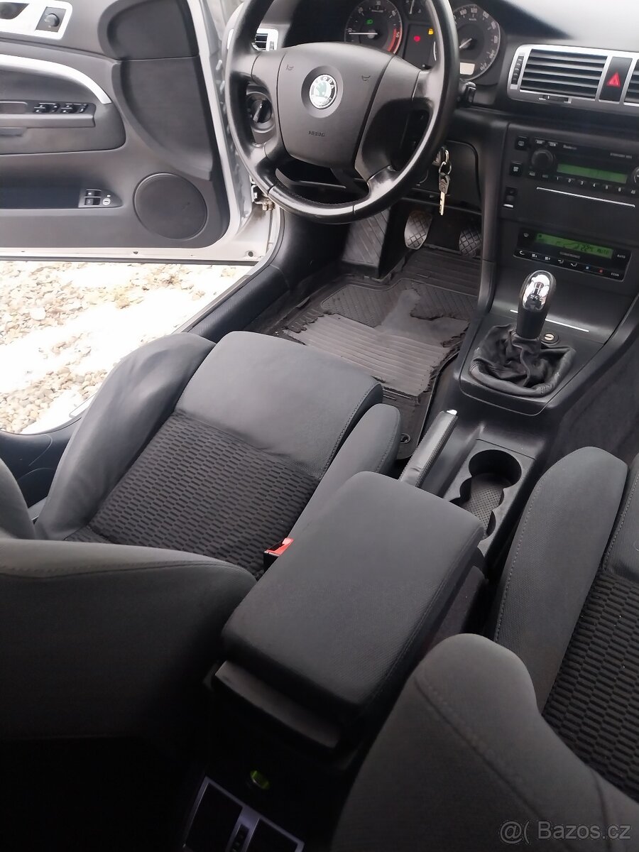 Škoda superb 2.0Tdi FACELIFT 6rychlostí - 13