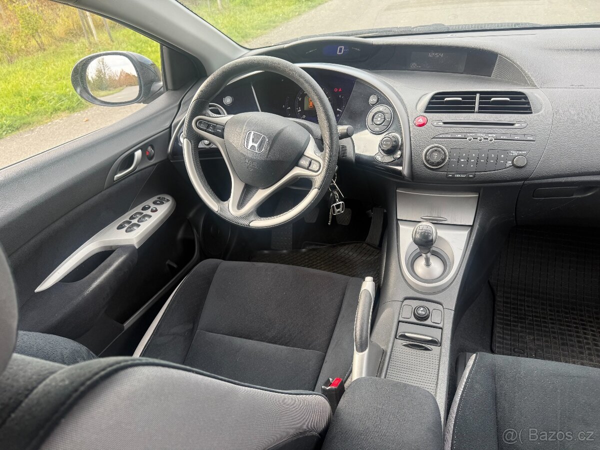 Honda Civic 1,8 VTEC 1.majitel najeto 107000 km - 13