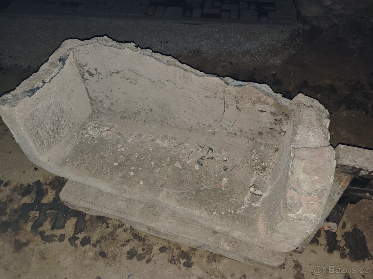 Kamenné koryto, stírka, na vodu - 13