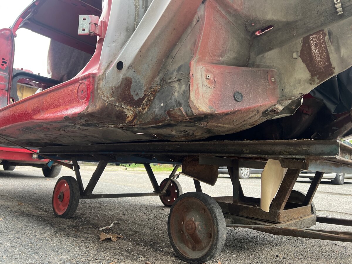 BMW E36 Coupe karoserie - 13