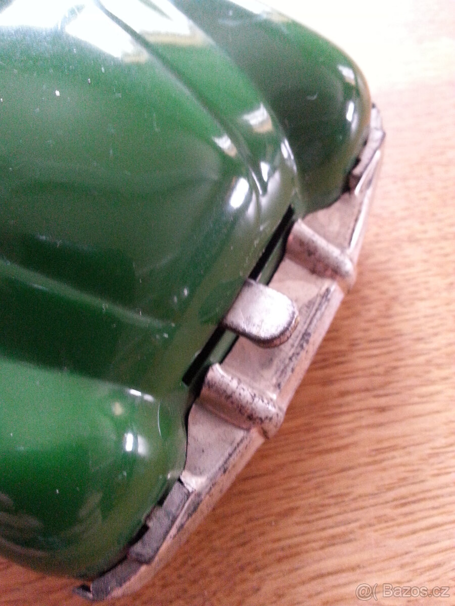 Plechové autíčko - 13