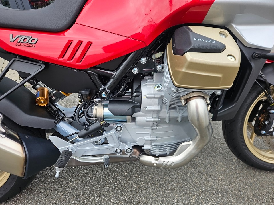 Moto Guzzi V100 Mandello S - 13