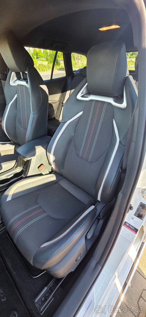 Toyota Corolla GR Sport Dynamic 2.0 2022 hybrid - 13