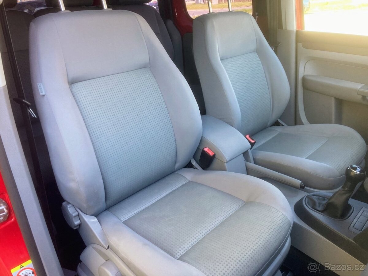 Caddy 1,9 TDi LIFE (77kW)TAŽNÉ - 13