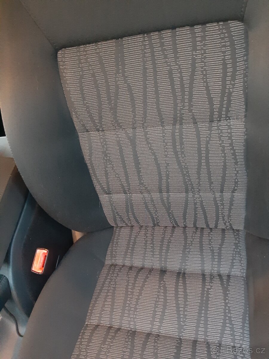 Škoda Octavia Combi II Facelift 2.0 TDI Navig. 2x sada pneu - 13