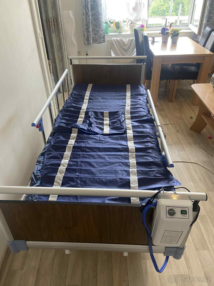 Polohovací postel s antidekubitní matrací - 13