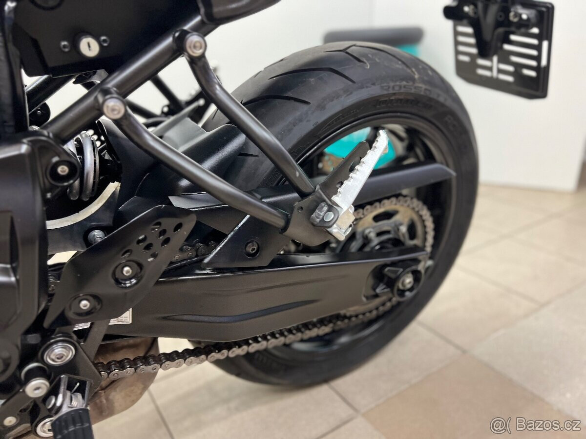 YAMAHA XSR 700 - 13