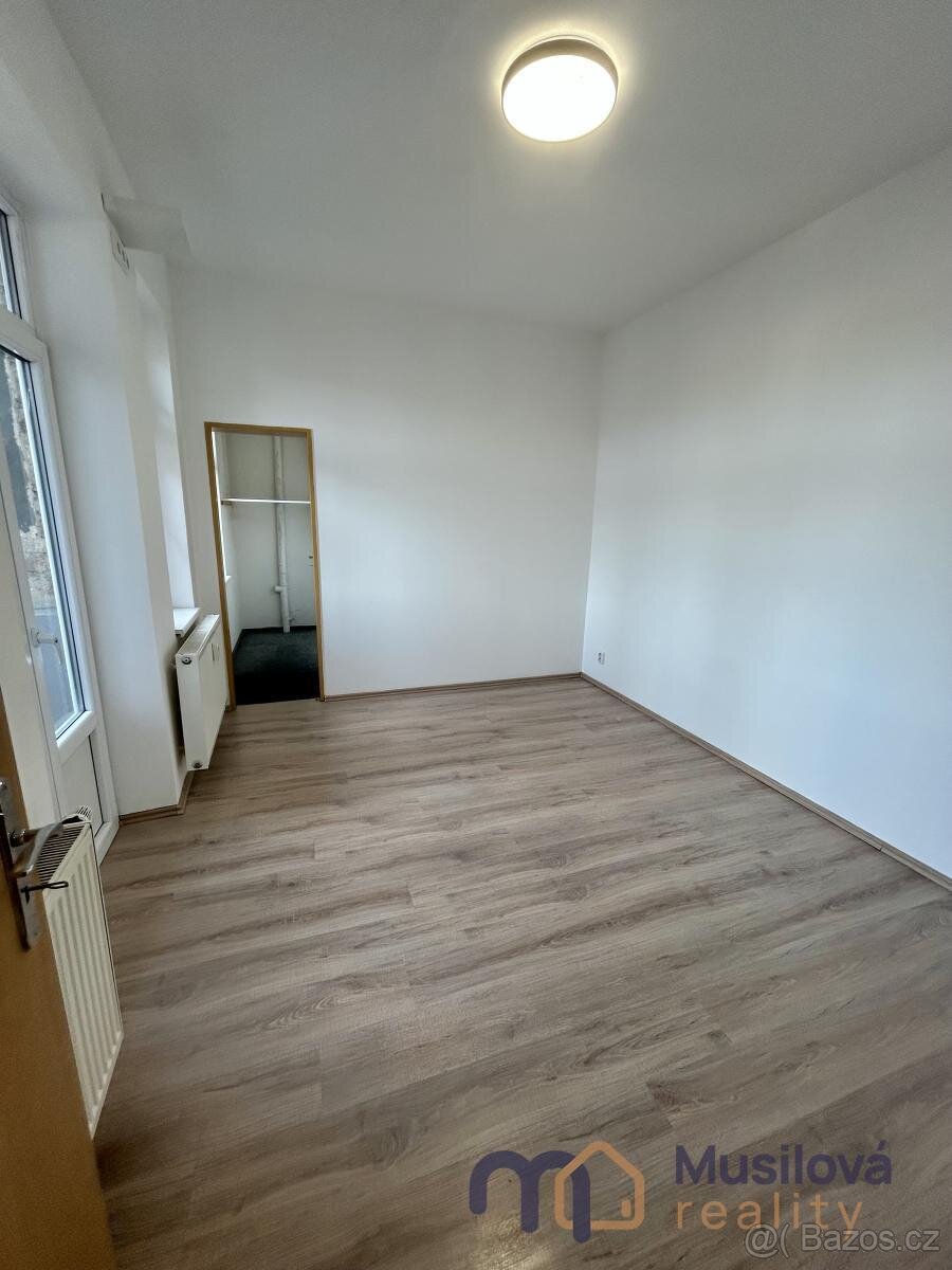 Pronájem bytu 2+1 63 m2 - 13