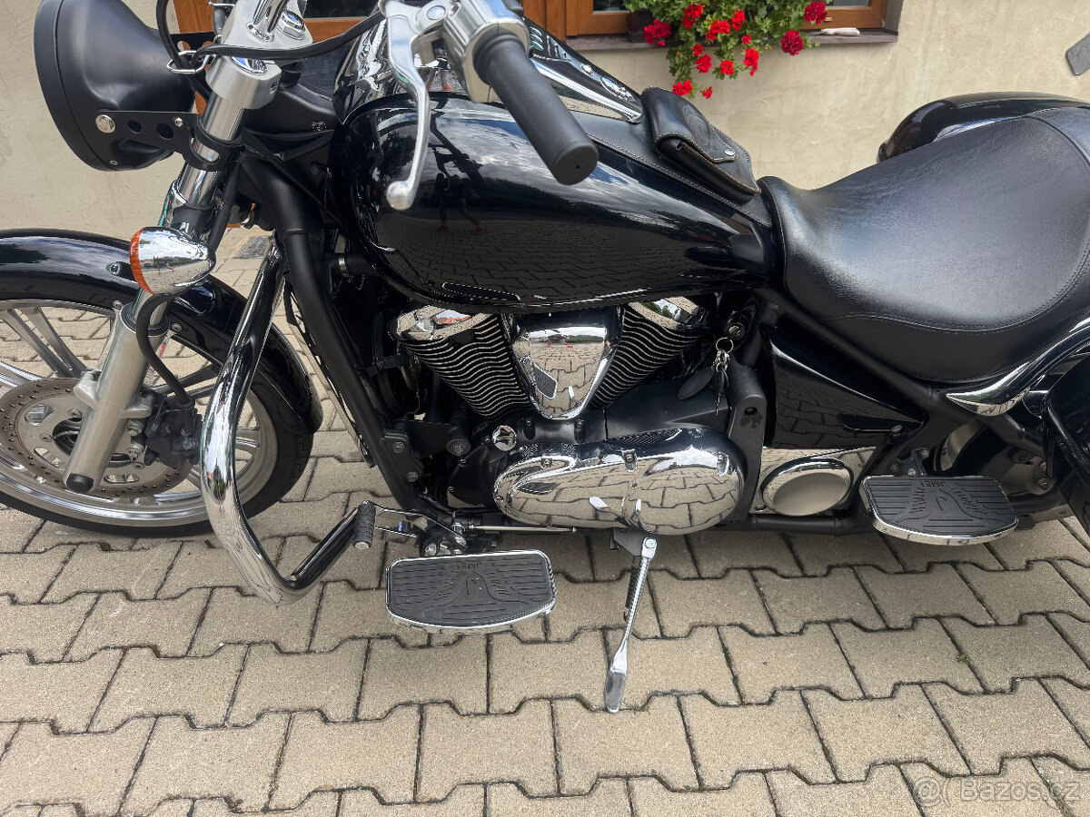 Kawasaki VN 900 Custom - 13