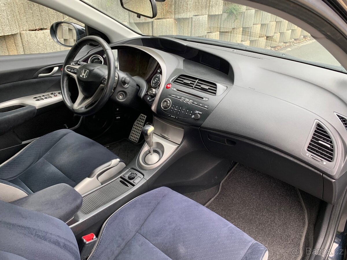 Honda Civic 1.4 i 8g - 13