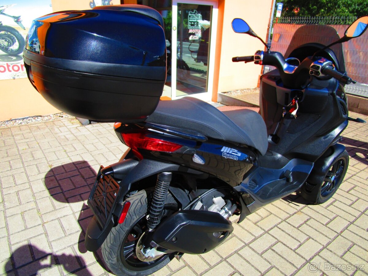 Piaggio MP3 300 - 13
