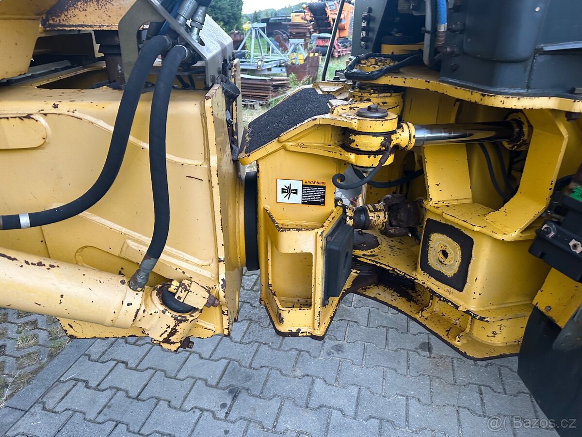 Bell b30D dumper Damper Volvo Cat - 13