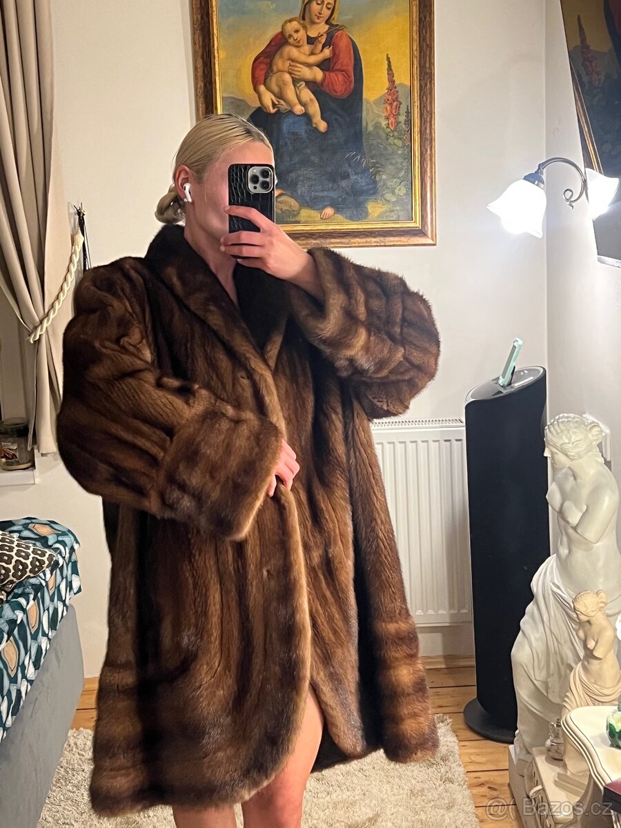 Norkový hnědý kožich - 13
