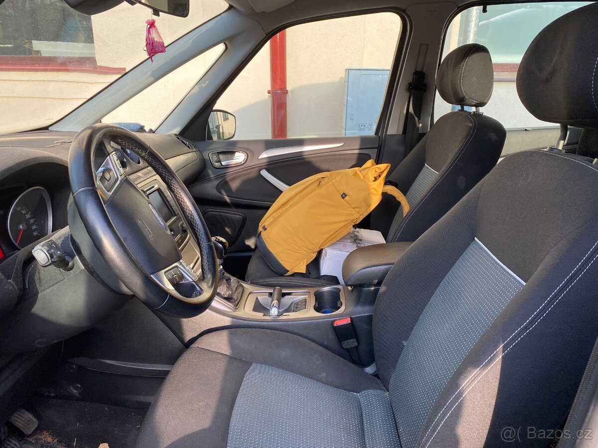 Ford Galaxy 1,6D r.v.2011 - 7 míst - 13