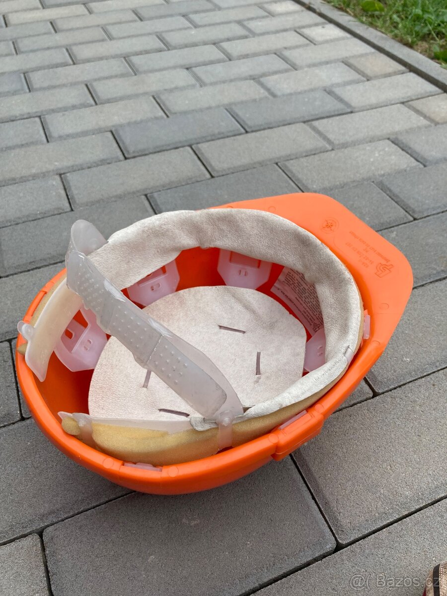 Nádražní přilba - 13