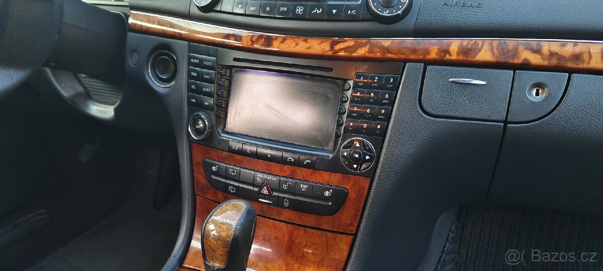 Mercedes benz třídy E 320 - 13