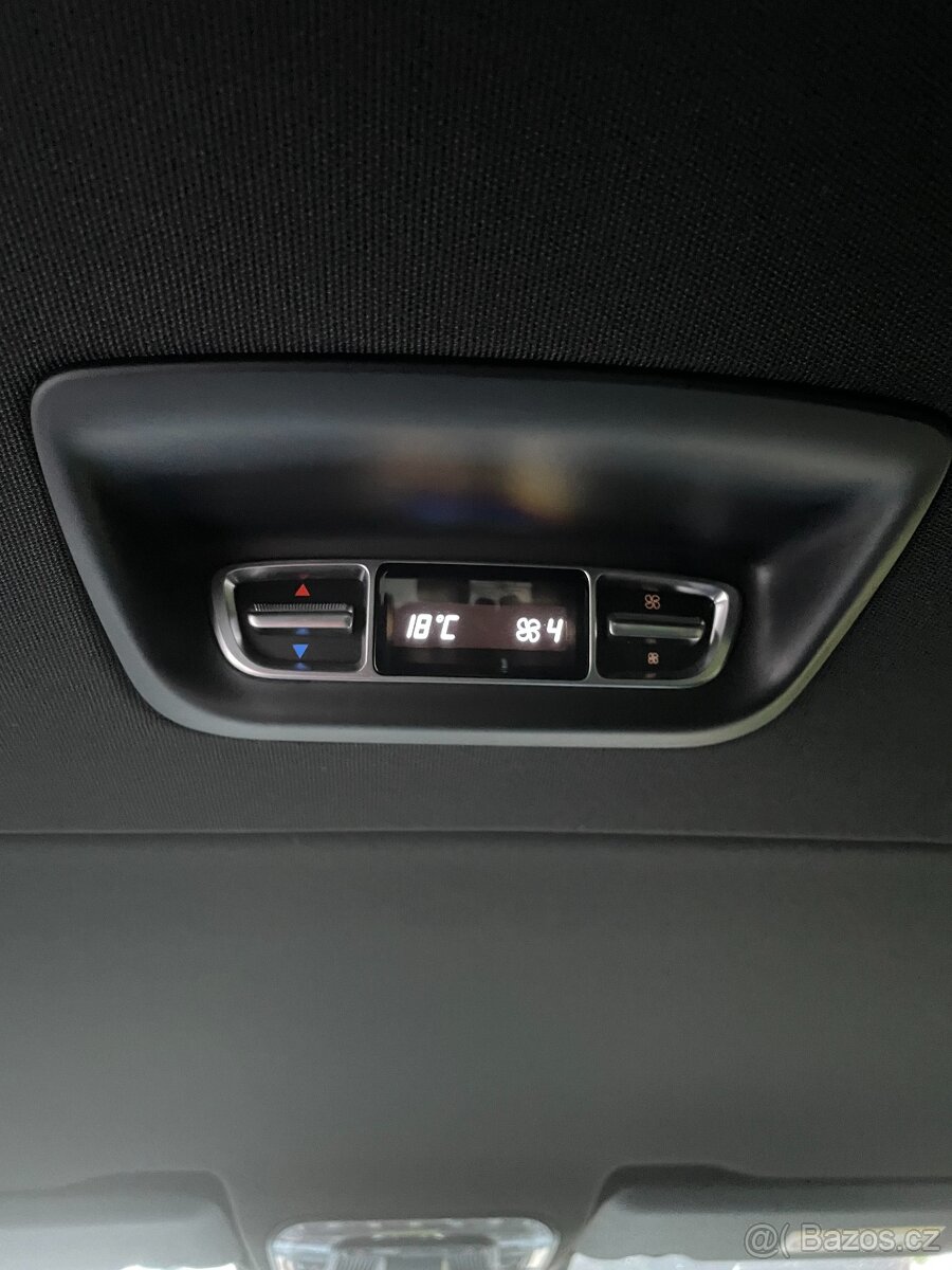 Mercedes-Benz V300d AMG 176kW - 13